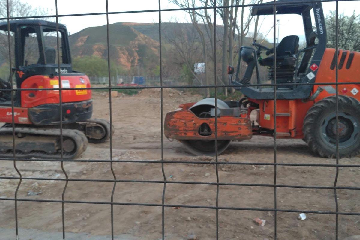 Es un terreno con restos arqueológicos que, afirman, debería ser dotacional