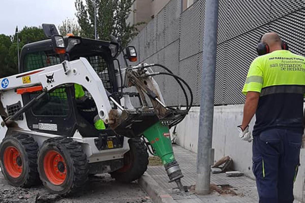 Ya han arrancado las obras para el ensanchamiento de la acera