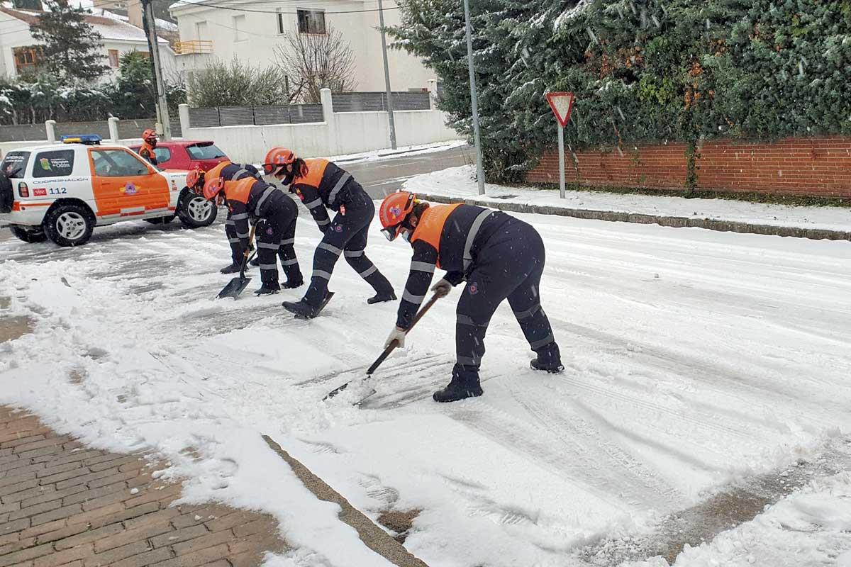 El temporal, que nos ha dejado frío y nieve, ha obligado a cerrar las instalaciones municipales