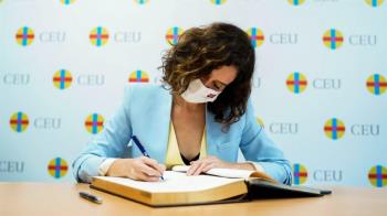 La presidenta de la Comunidad de Madrid inauguró el postgrado en Liderazgo y Compromiso Cívico de la universidad CEU San Pablo