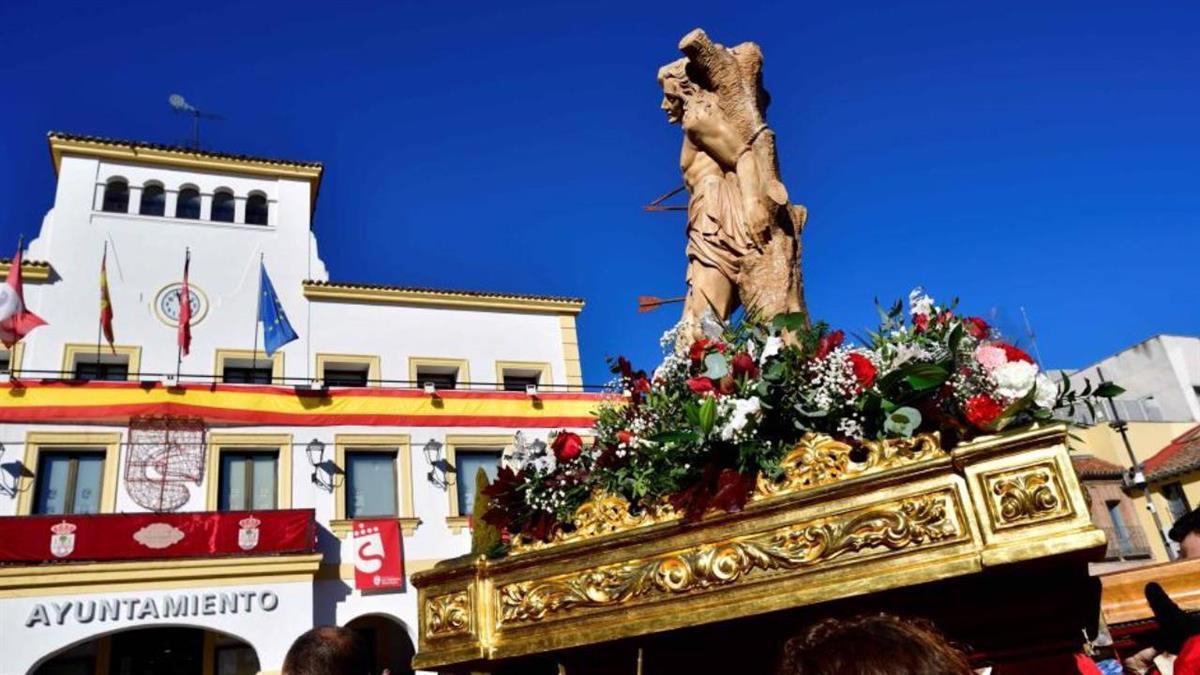 Con las tradicionales ‘mascletás’, la Misa Mayor, la procesión en el día grande de las fiestas o el pasacalles de la Banda Municipal de Música