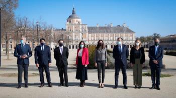 Este servicio funciona durante las 24 horas del día y gestiona el cumplimiento de los horarios del servicio