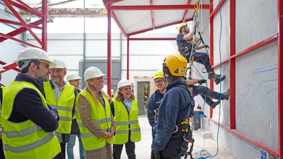 Para estudiantes del centro de Edificación y Obra Civil de Paracuellos 
