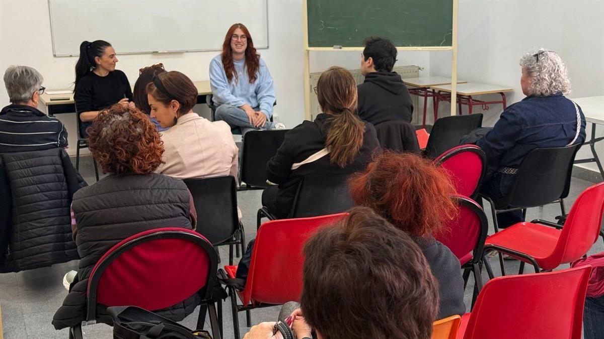 Más de treinta entidades imparten clases y talleres de diversas disciplinas