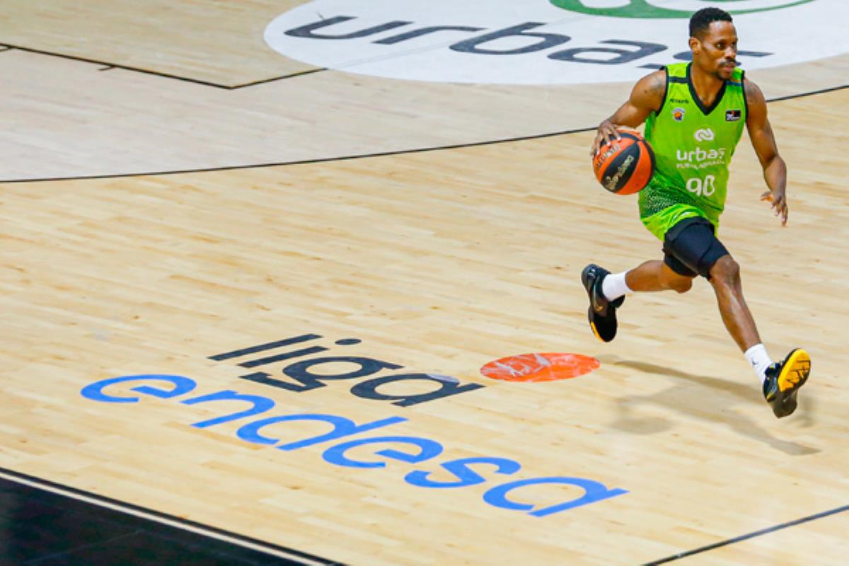 Es el equipo que más canastas de dos mete por partido y el que encesta menos triples