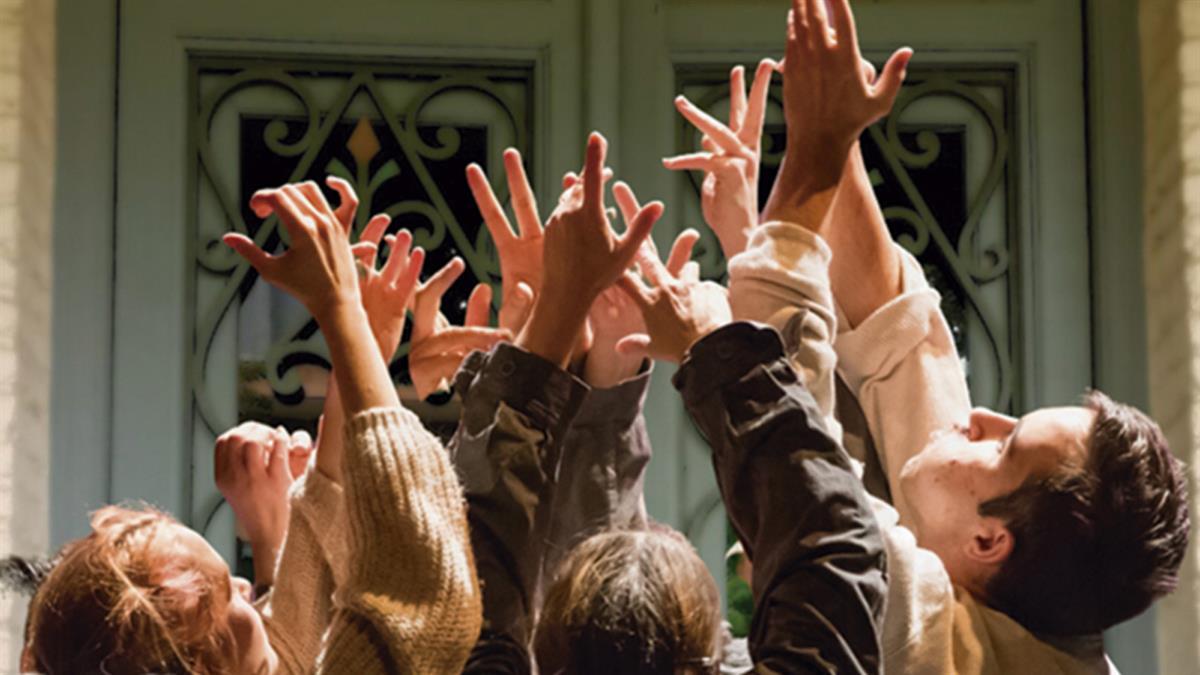 El alumnado de la Escuela de Artes Escénicas Inclusiva de Rivas representa su espectáculo de fin de curso