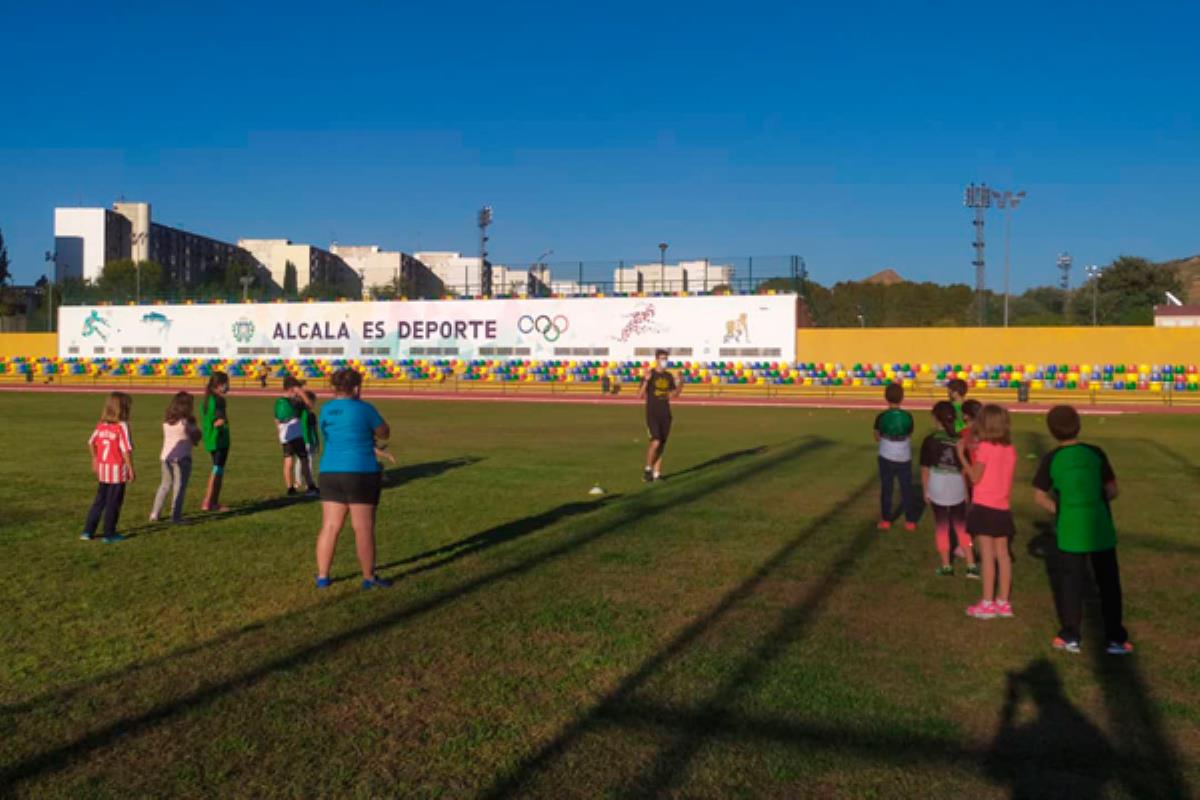 Los jóvenes atletas alcalaínos han vuelto a los entrenamientos