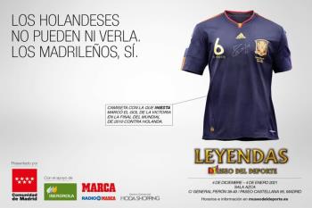 La muestra incluye más de 500 objetos relacionados con el mundo del deporte