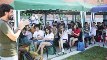 La alcaldesa ha recibido a los jóvenes en el Polideportivo El Torreón