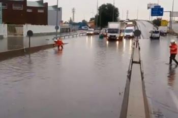 La carretera ya se ha cortado al tráfico por fuertes lluvias