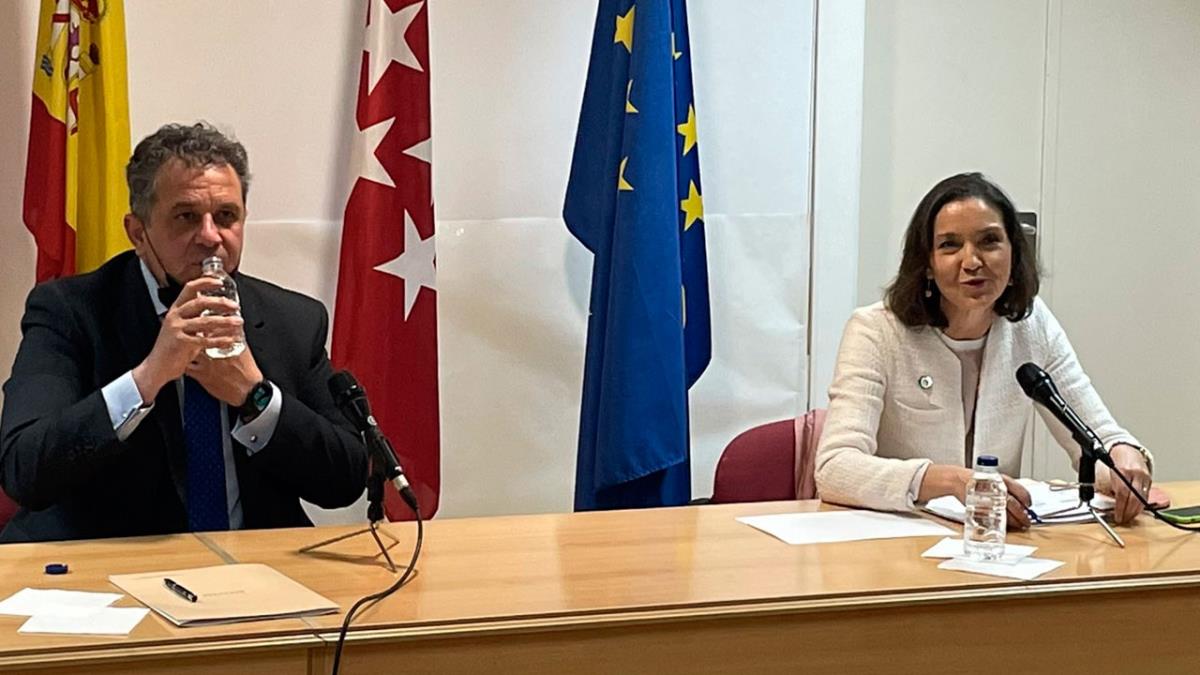 Reyes Maroto ha aprovechado el acto de campaña para reunirse con empresarios y comerciantes locales