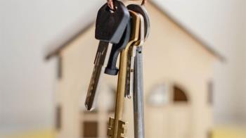 VOX pidió hace más de un mes el cierre de la EMSV, Empresa Municipal de Suelo y Vivienda. 