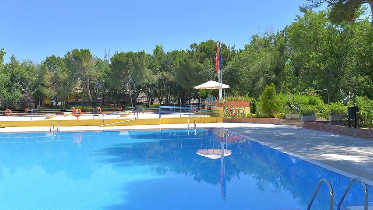 La piscina de verano abre del 20 de junio al 31 de agosto con tres jornadas gratuitas