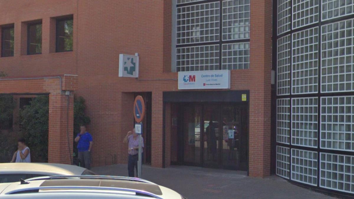 Reclaman el cese de la gerente del Hospital Príncipe de Asturias y la reapertura de las Urgencias del Centro de Salud Luis Vives