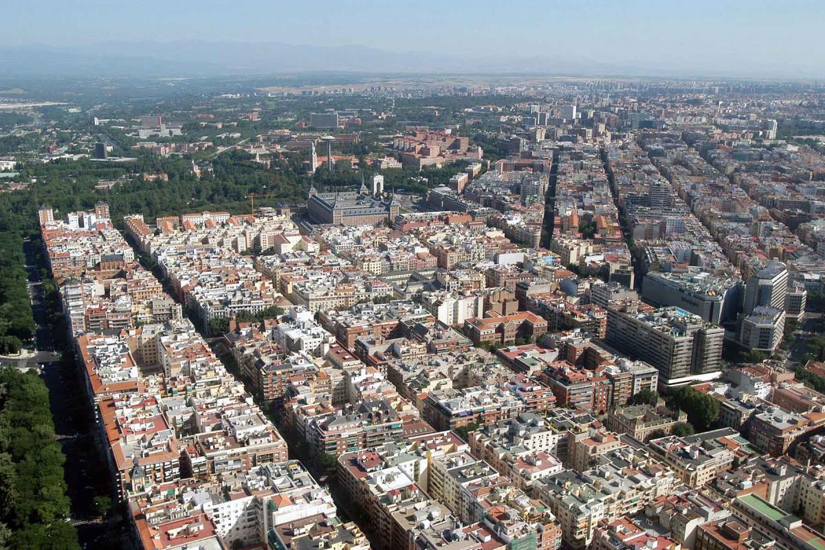 Madrid Río, la Plaza Mayor, la Plaza de la Paja, la Plaza del Dos de Mayo o la Lonja de Moratalaz son algunas de sus propuestas