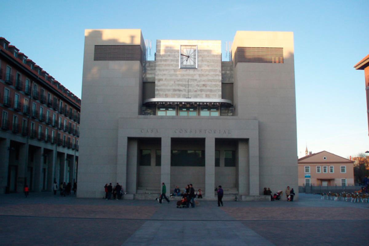 El Equipo de Gobierno propone la disolución de la empresa y ULEG pone el foco en los cuatro trabajadores “enchufados”