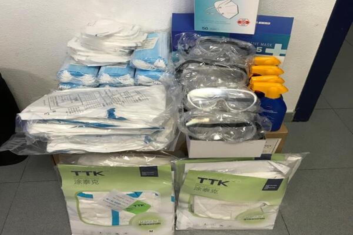 La Comunidad de Madrid ha hecho llegar mascarillas, gafas, guantes y desinfectante a los agentes