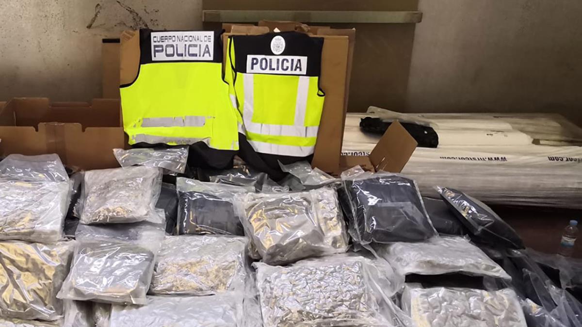 Gracias a numerosos correos anónimos que informaban de la actividad ilegal, la Policía empezó a investigar