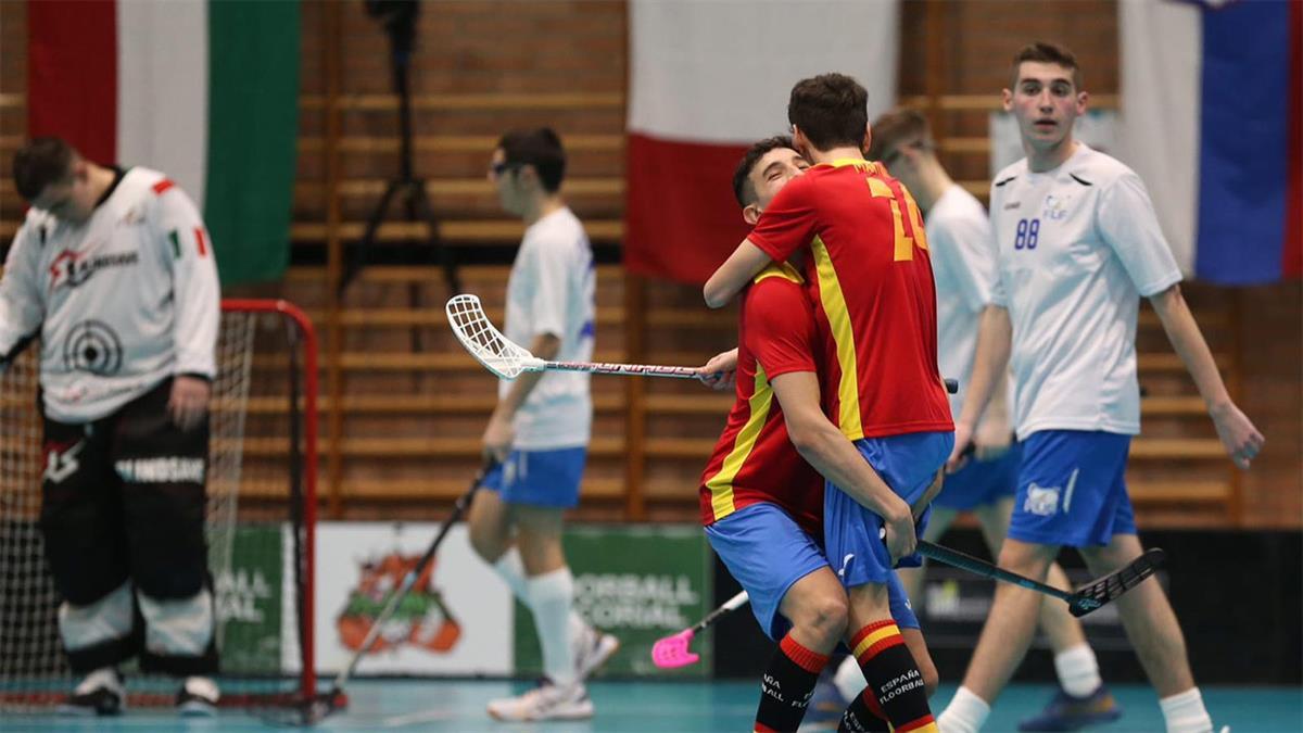 Durante su primer partido del Clasificatorio para el Mundial de Floorball sub 19 con una merecidísima victoria frente a Italia (7-3)
