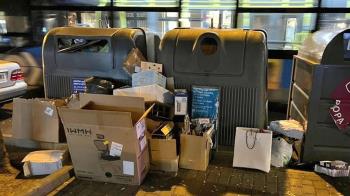 Vecinos y vecinas publican las imágenes en Twitter bajo los hastags #AlmeidaNoLimpia y #MadridEstáSucio 