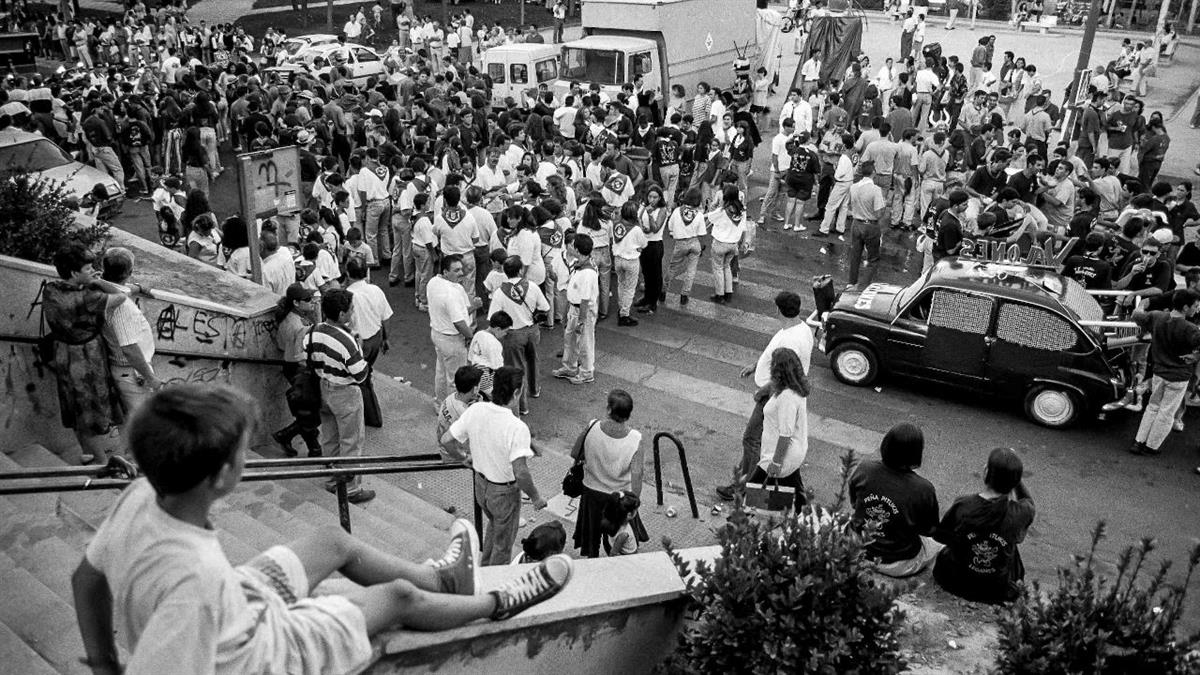 Una investigación basada en testimonios vecinales revela cómo la ciudad ha pasado de las huertas, los cines de barrio y el comercio local a las grandes superficies comerciales