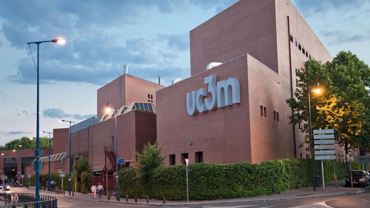 Ponen en marcha Help-Desk, un proyecto en el que estudiantes de la universidad, tutorizados por sus docentes, ayudarán a jóvenes leganenses a resolver dudas 