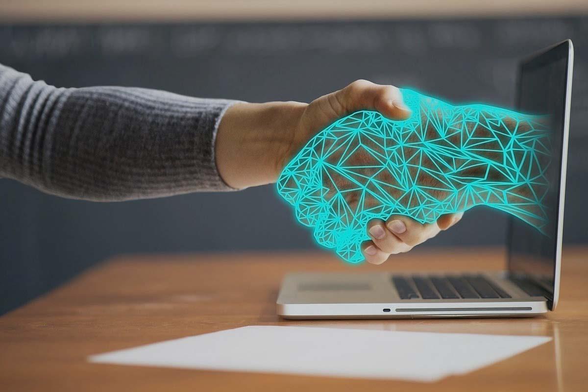 Isidra es un chatbot que emplea la inteligencia artificial para perfeccionar sus respuestas