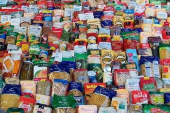 Lee toda la noticia 'LA URJC y el ayuntamiento se unen en la recogida solidaria de alimentos'