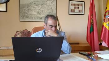 El alcalde muestra su indignación ante esta medida debido a que los casos siguen aumentando 