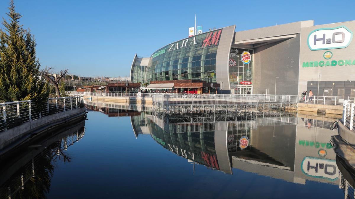 Desde el 29 de julio al 6 de agosto, sobre el escenario del lago del centro comercial
