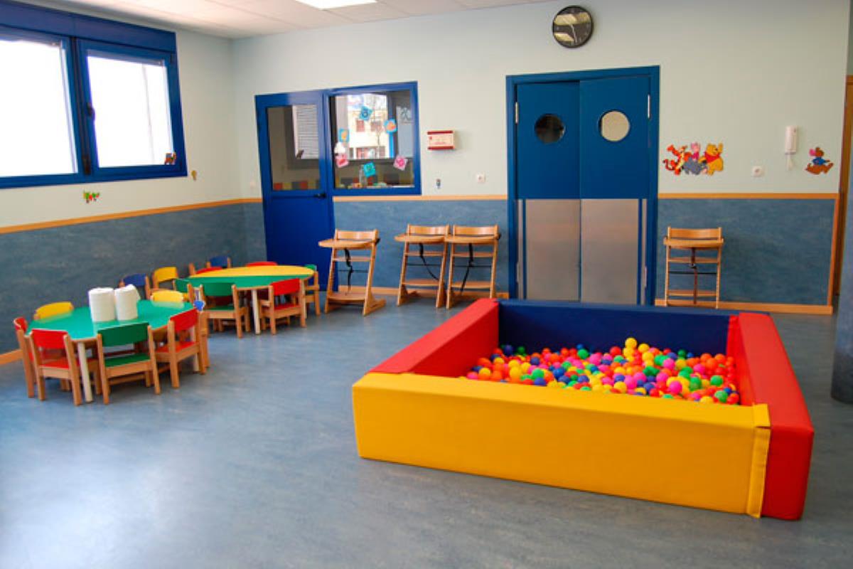 La Comunidad de Madrid prioriza el regreso a las aulas de los menores cuyos progenitores trabajen fuera del domicilio