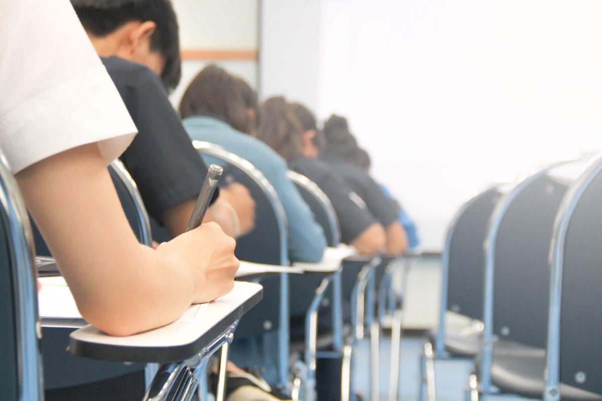 Profesores y directores protestan por la celebración de las pruebas presenciales en junio a los casi 45.000 alumnos