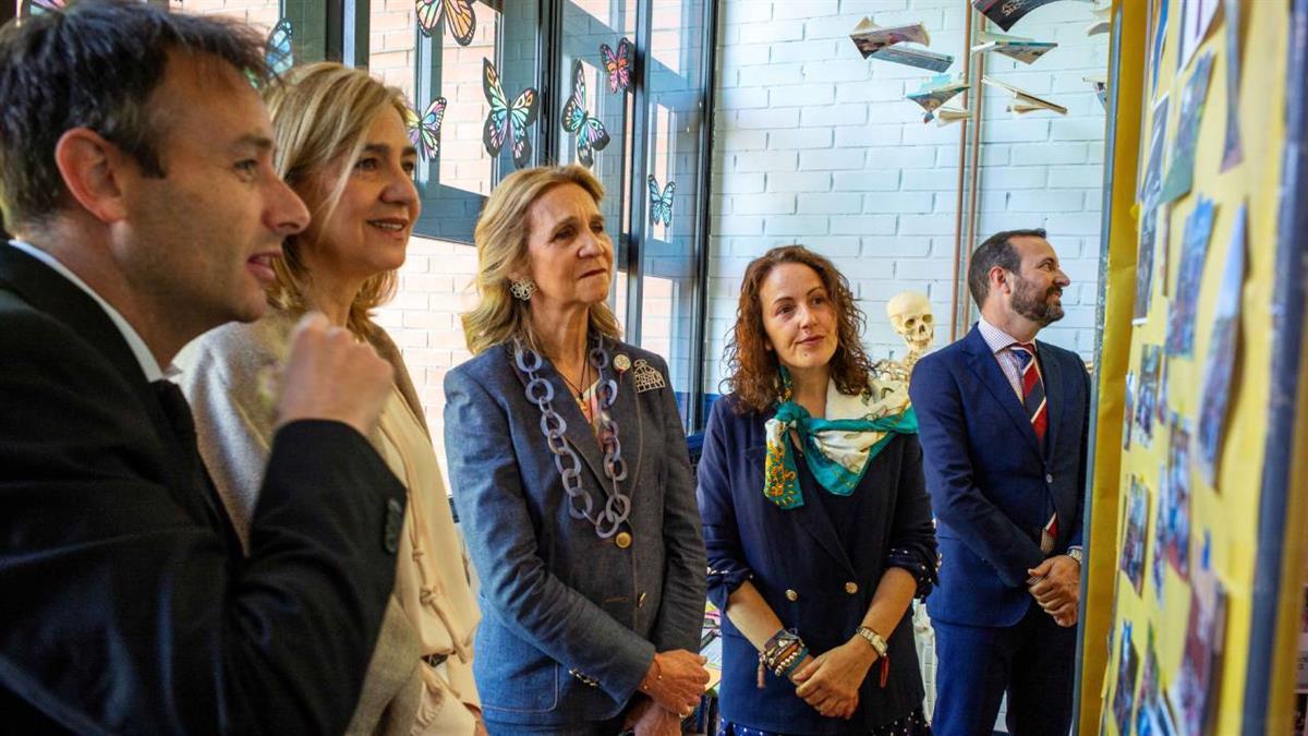 Han acudido al centro educativo que se lleva su nombre por su 40º aniversario 