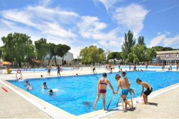 La Concejalía de Salud Pública ha iniciado el Proyecto Municipal de Vigilancia y Control Sanitario de Piscinas de Verano