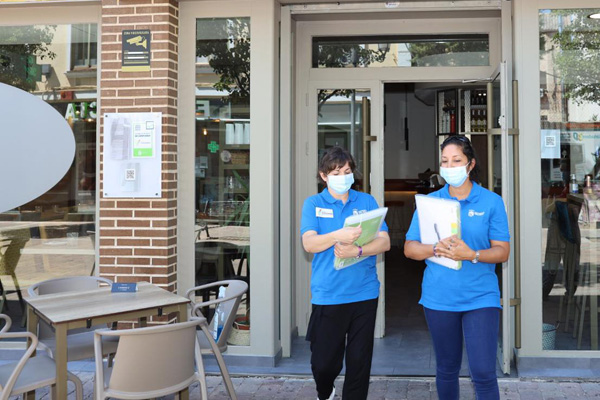 En total, el ayuntamiento repartirá 2.000 guías y 2.000 folletos