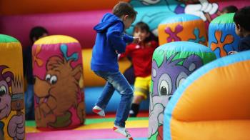 Con actividades, talleres, música y baile, además de una edición  especial de El Rastro de Las Rozas con juguetes de colección y vintage 

