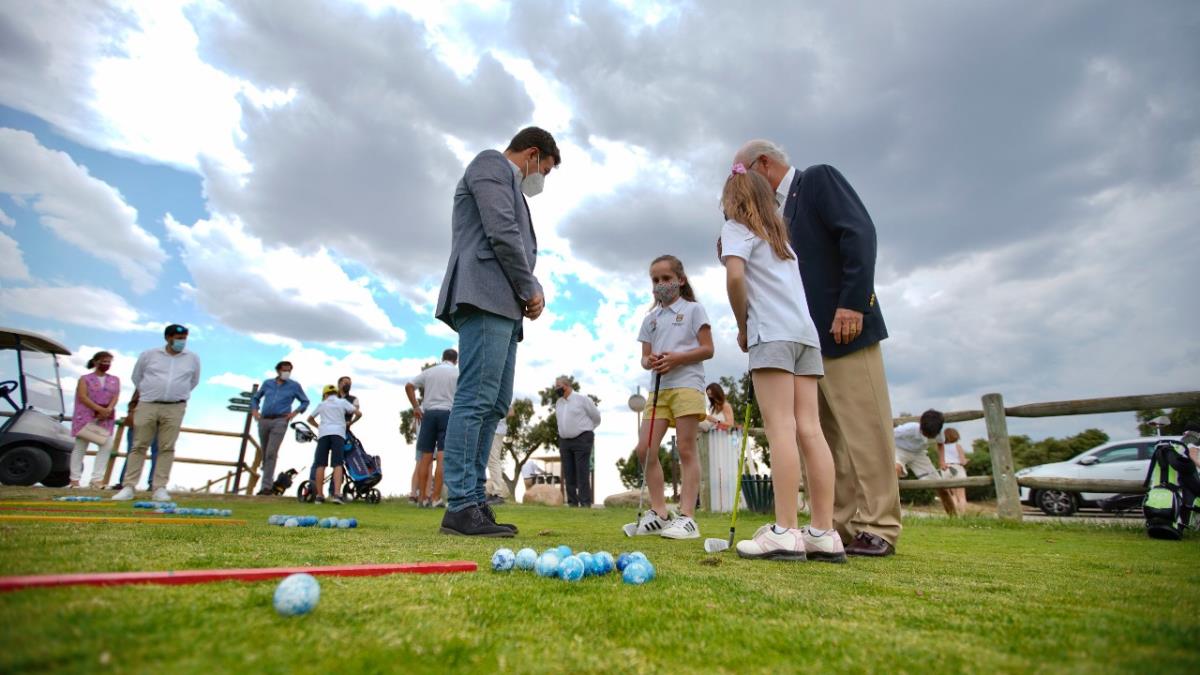 Los vecinos del municipio podrán acceder a precios especiales para clases tanto de adultos como de niños hasta 12 años durante la vigencia del acuerdo entre ambas entidades