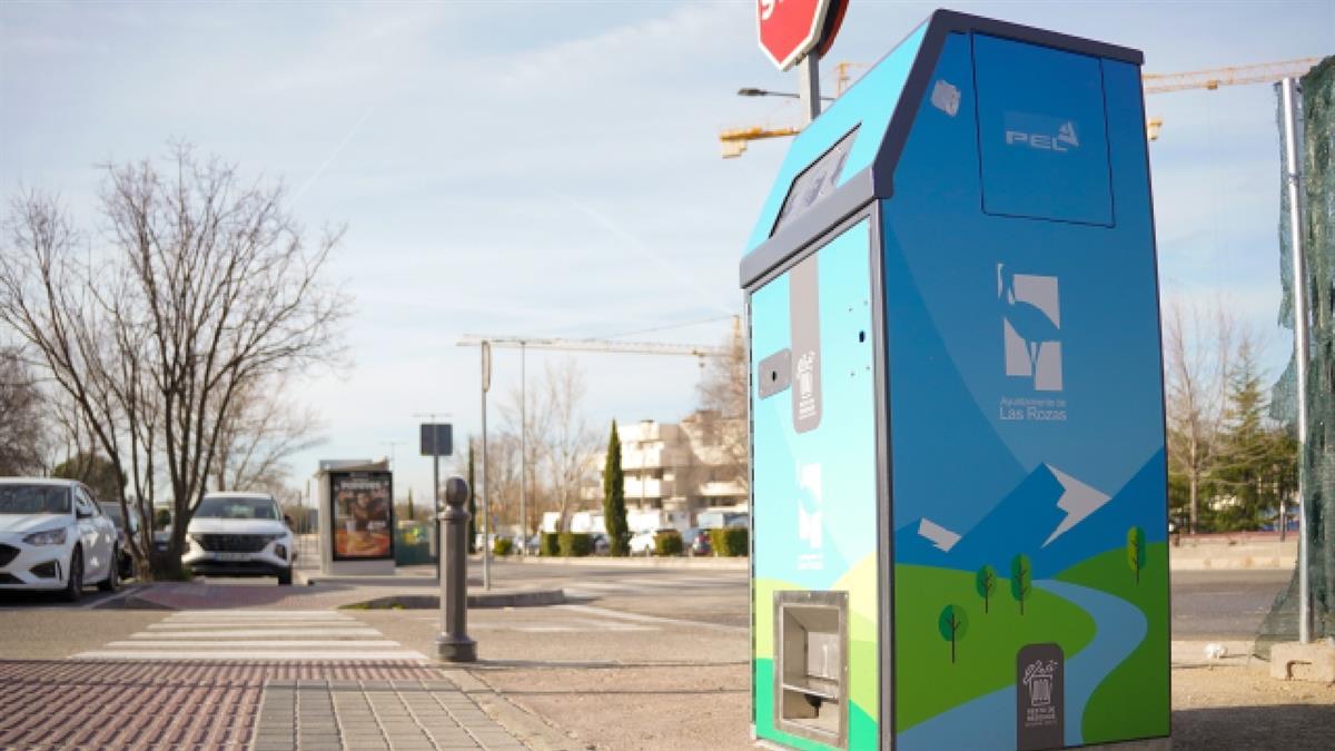 La localidad ha instalado papeleras solares inteligentes 
