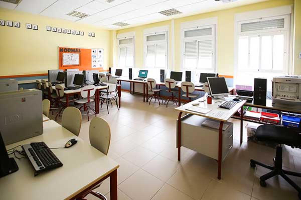 Las obras de mejora serán en Los Jarales, Fernando de los Ríos, San José, Mario Vargas Llosa y Vicente Aleixandre, además de la Escuela Infantil Juan Ramón Jiménez