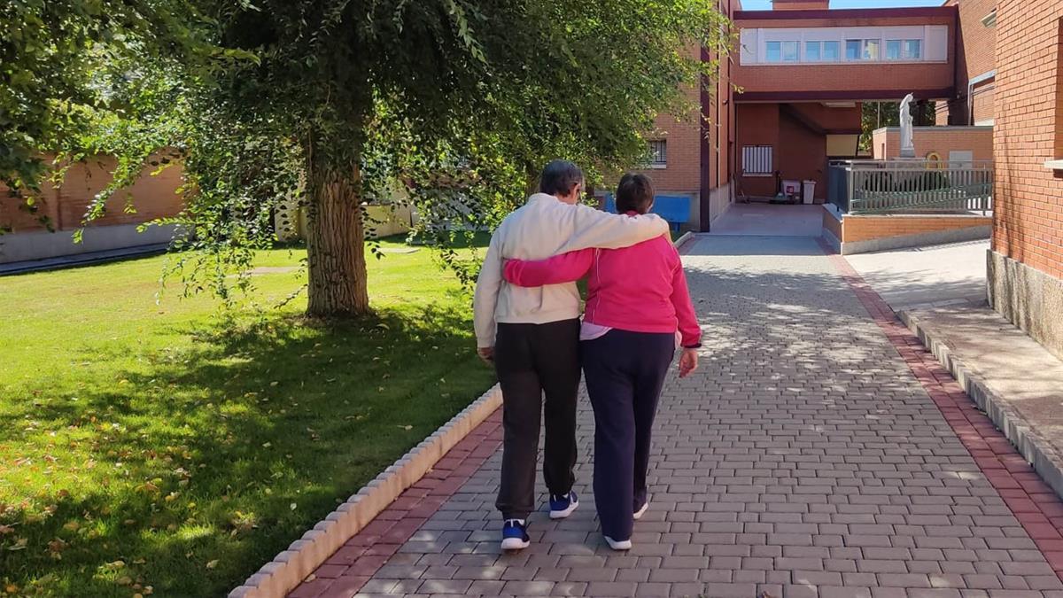 La historia de Carlota. Hablar con el protagonista en vez de con el especialista 