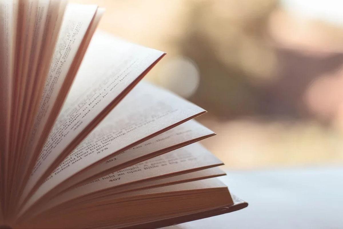 Alcalá facilita un catálogo con trabajos que reflexionan sobre la igualdad y el feminismo