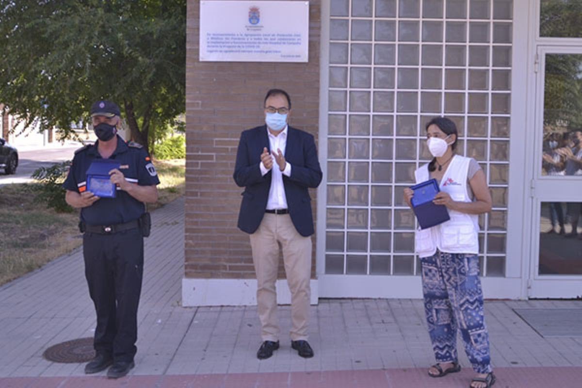 Se ha entregado una placa de agradecimiento en el Pabellón municipal Carlos Sastre