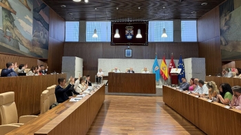 El Pleno municipal aprueba aumentar las subvenciones a cinco entidades deportivas con los votos favorables de PP, ULEG y VOX