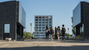 El Ayuntamiento firma con la Universidad Rey Juan Carlos su primer convenio de prácticas para que estudiantes realicen formación profesional en distintas áreas municipales