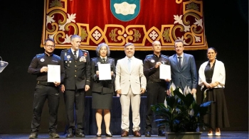 El Ayuntamiento entrega medallas y distinciones a 76 agentes y destaca intervenciones que salvaron vidas y la respuesta durante el apagón