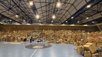 El alcalde solicita asistencia logística al Ejecutivo central para trasladar toneladas de alimentos, ropa y medicinas recogidas tras los terremotos