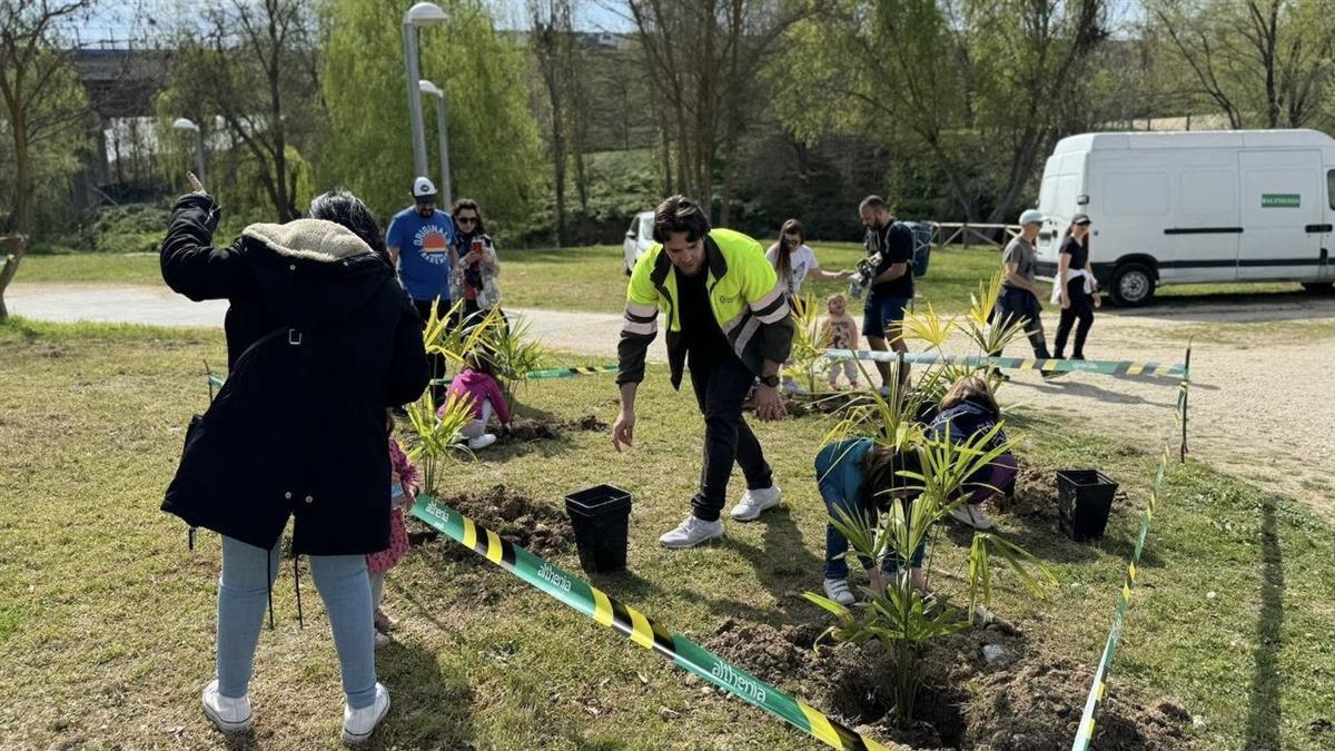 La ciudad se adhiere al convenio entre IMIDRA y la FMM y contará con nuevas especies vegetales para ampliar sus zonas verdes