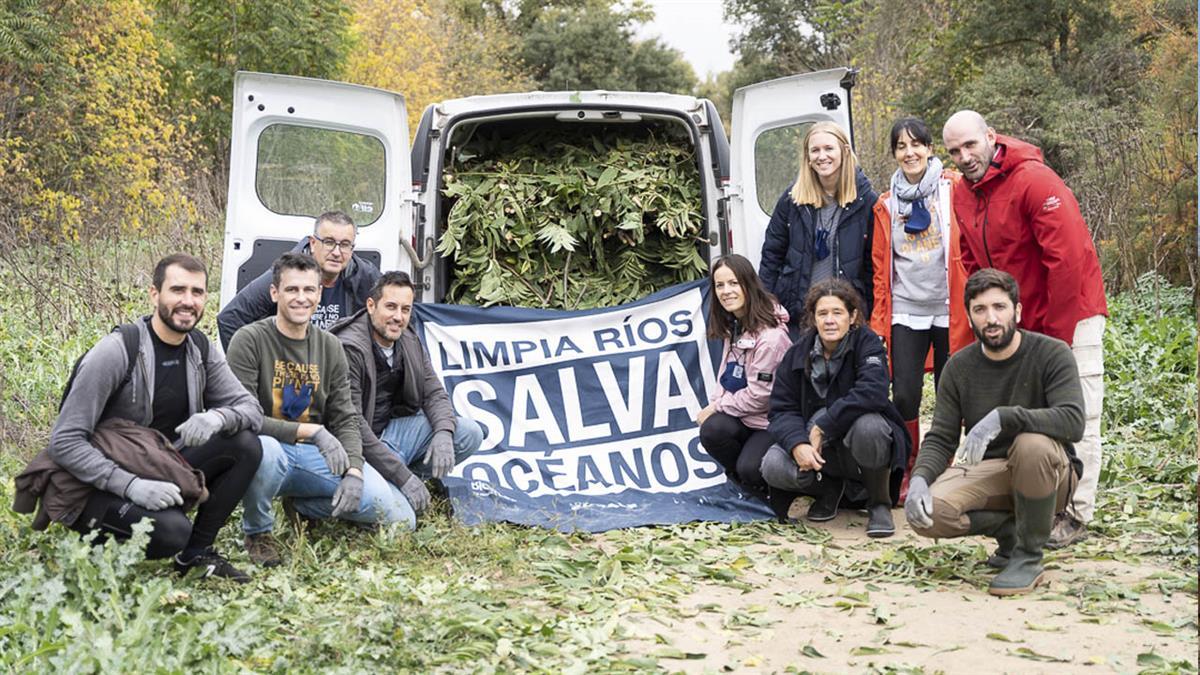 El domingo 21 de noviembre, nueva jornada con personas voluntarias (plazas ya agotadas). Y el sábado 18 de diciembre, repoblación forestal.