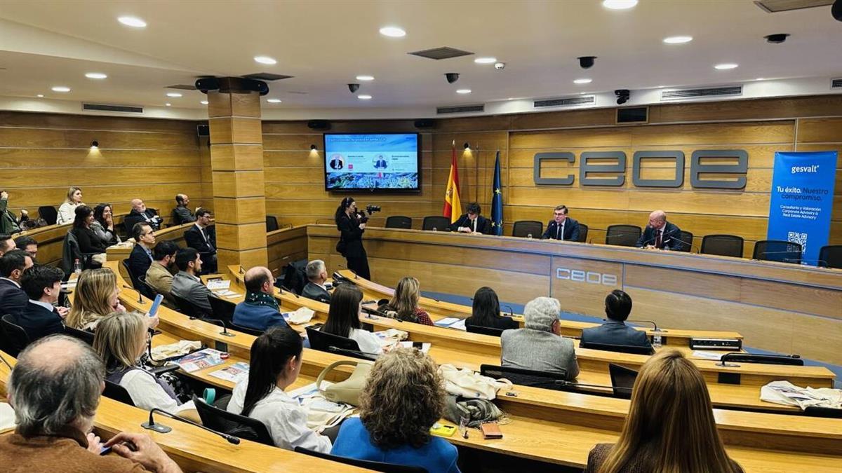 El delegado de Políticas de Vivienda asegura que la capital es una ciudad “abierta a la inversión”
