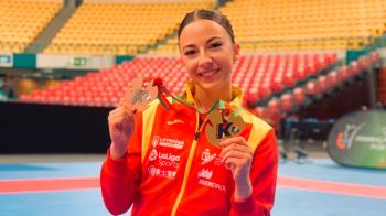 La karateca alcalaína se hizo con un oro y un bronce en la competición internacional